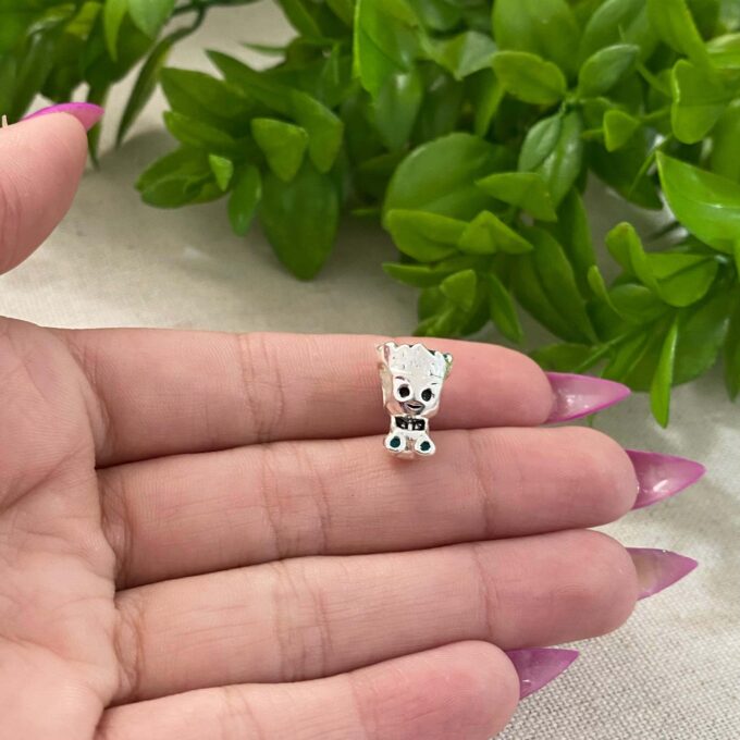 Berloque Baby Groot Separador Banhado a Prata 925