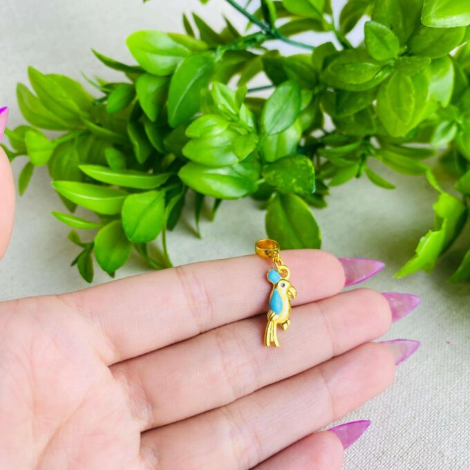 Berloque Pássaro Papagaio Banhado a Ouro 18k