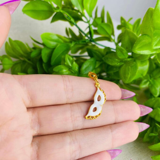 Berloque Máscara Fantasia Banhado a Ouro 18k