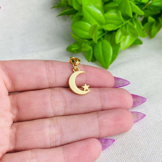 Berloque Lua com Estrela Banhado a Ouro 18k