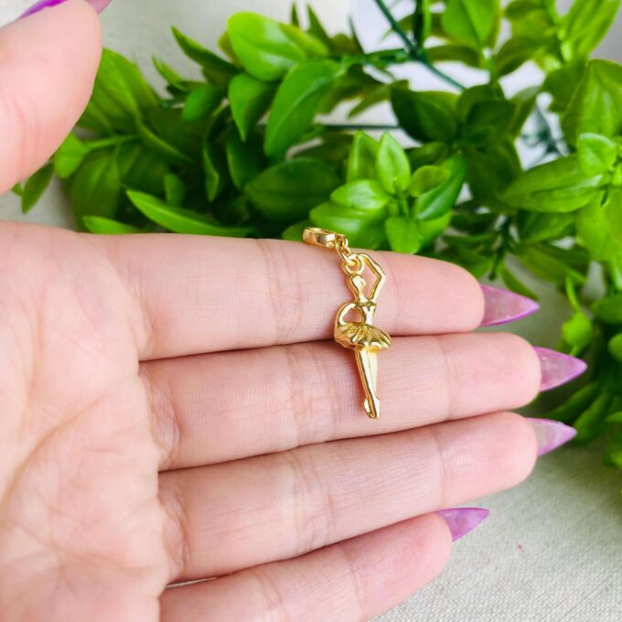Berloque Bailarina Banhado a Ouro 18k