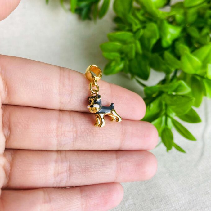 Berloque Cachorro Schnauzer Banhado a Ouro 18k