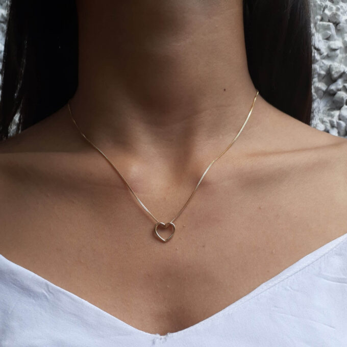 Colar Feminino Pingente Coração Vazado Banhado a Ouro 18k