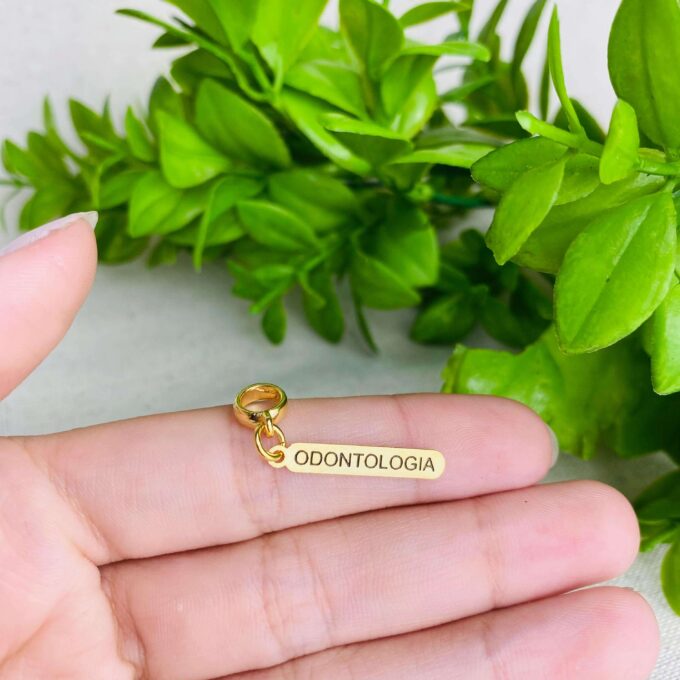 Berloque Plaquinha Odontologia Banhado a Ouro 18k