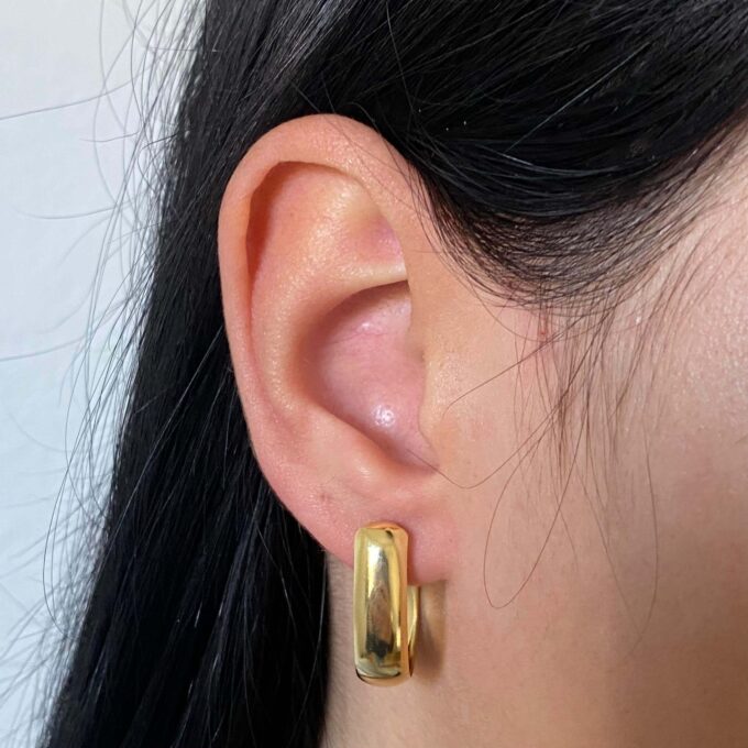 Brinco Argola Oval Lisa Banhado a Ouro 18k
